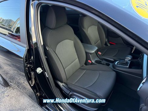 Used 2023 Kia Forte LXS w/ LXS Technology Package FWD image 9