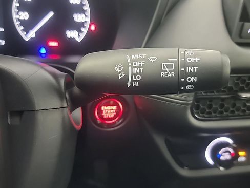 Used 2025 Honda HR-V LX image 27