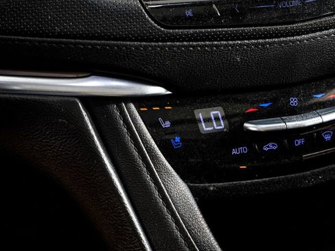 Used 2019 Cadillac XT5 Premium Luxury image 21