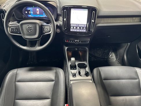 Used 2026 Volvo XC40 B5 Plus w/ Protection Package Premier AWD/4WD image 3