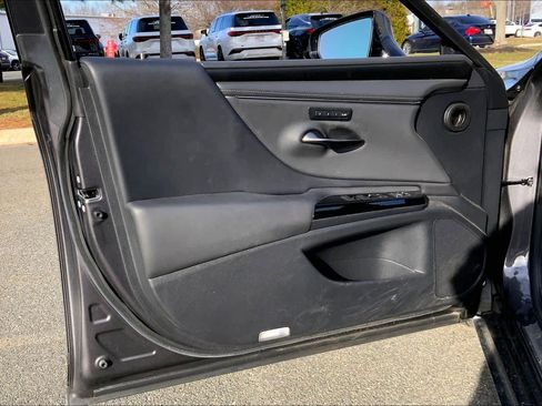 Used 2023 Lexus ES 300h w/ Premium Package image 22