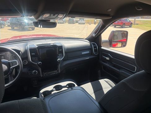 Used 2024 RAM 2500 Big Horn w/ Sport Appearance Package image 18