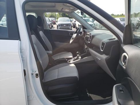 New 2025 Hyundai Venue SEL image 14