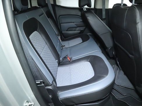 Used 2018 Chevrolet Colorado Z71 AWD/4WD image 30