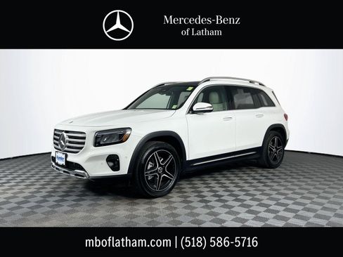 Certified 2026 Mercedes-Benz GLB 250 4MATIC image 1