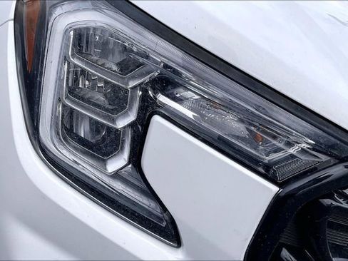 Used 2023 GMC Terrain AT4 image 27