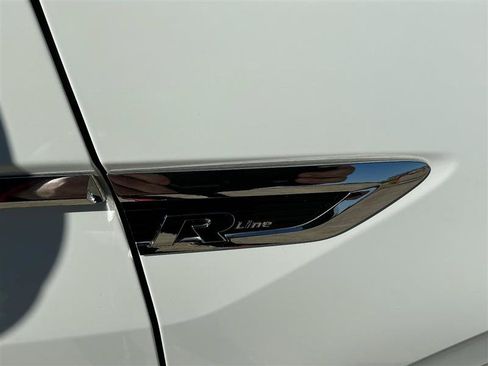 Used 2019 Volkswagen Tiguan SEL Premium R-Line AWD/4WD image 19