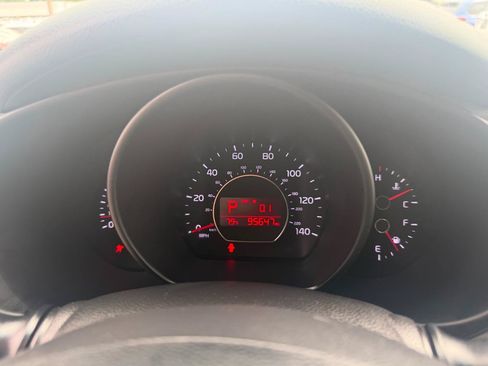 Used 2016 Kia Soul FWD image 19