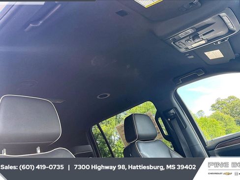 Used 2023 Chevrolet Suburban Premier RWD image 16