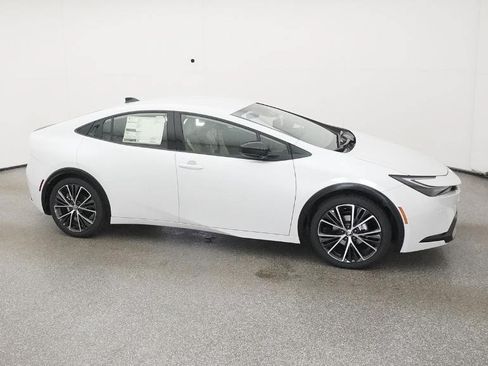 Used 2026 Toyota Prius XLE FWD image 40