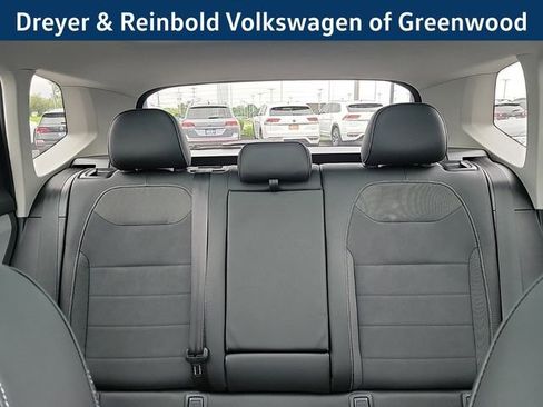 New 2024 Volkswagen Taos SE image 27