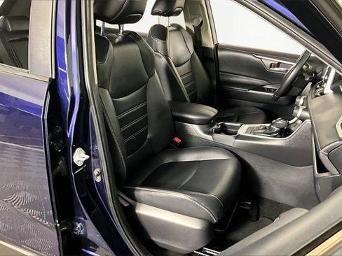 Used 2021 Toyota RAV4 XLE Premium image 29