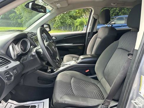 Used 2020 Dodge Journey SE FWD image 10