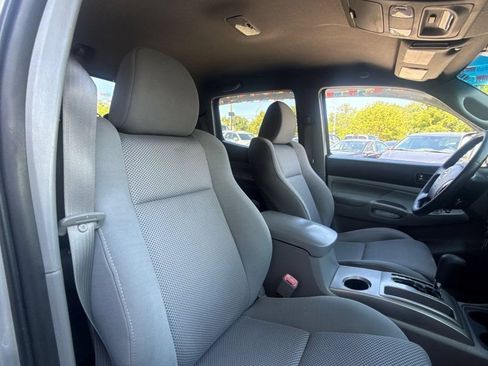 Used 2010 Toyota Tacoma 4x4 Double Cab V6 w/ TRD Sport Pkg image 18