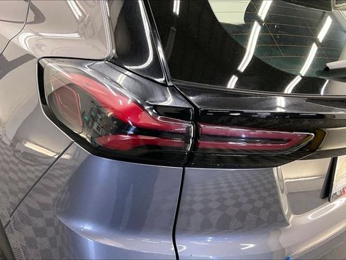 Used 2023 Chevrolet Bolt EUV LT FWD image 27