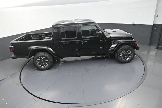 New 2026 Jeep Gladiator Sport AWD/4WD image 17
