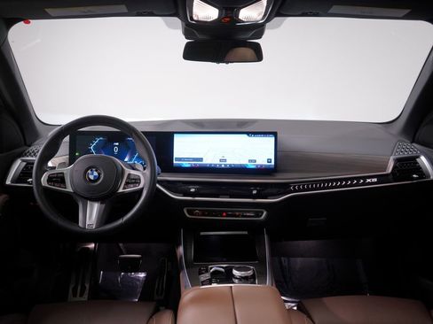 Used 2024 BMW X5 sDrive40i w/ M Sport Package image 10