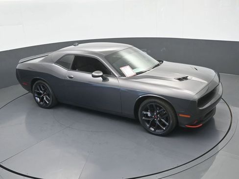 Used 2022 Dodge Challenger SXT w/ Driver Convenience Group RWD image 43