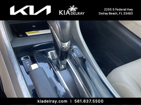 Used 2017 Honda Accord EX-L image 25