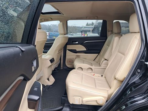 Used 2016 Toyota Highlander Limited image 13