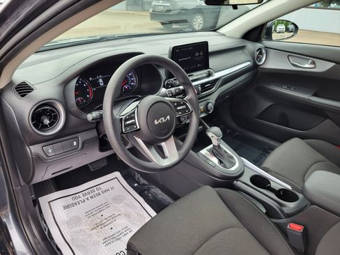 Used 2023 Kia Forte LXS FWD image 17