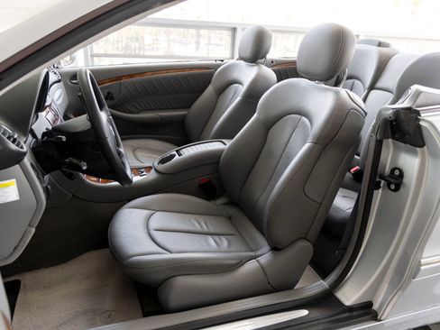 Used 2007 Mercedes-Benz CLK 350 Cabriolet image 11