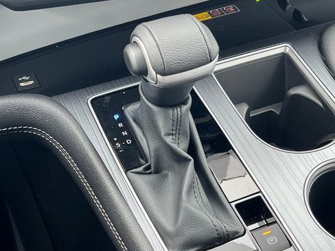 New 2026 Toyota Sienna XLE AWD/4WD image 24