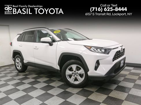 Used 2020 Toyota RAV4 XLE AWD/4WD image 1