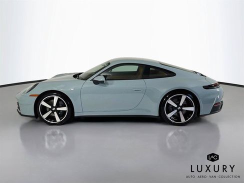 Used 2025 Porsche 911 Carrera RWD image 9