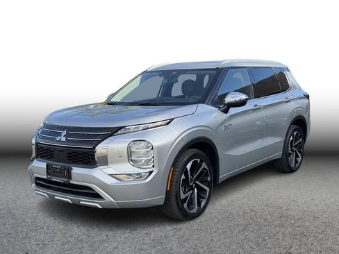 Used 2025 Mitsubishi Outlander 4WD Plug-In Hybrid image 1