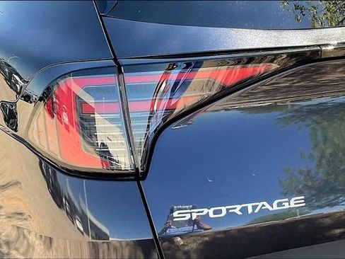 Used 2026 Kia Sportage LX image 28