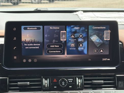 New 2026 Nissan Pathfinder Platinum w/ Accent Package FWD image 3