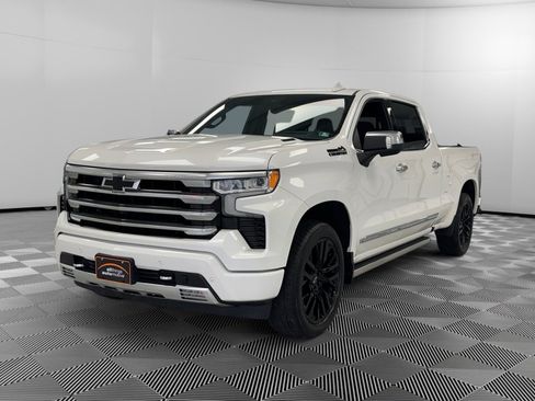 Used 2024 Chevrolet Silverado 1500 High Country w/ High Country Premium Package image 4