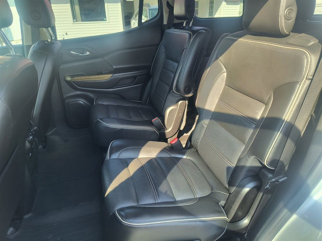 Used 2017 GMC Acadia Denali w/ Technology Package AWD/4WD image 32