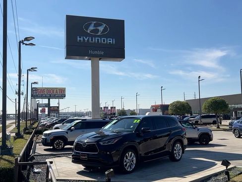 Used 2022 Toyota Highlander Limited image 42