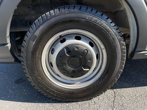 Used 2018 Ford Transit 250 138 image 36