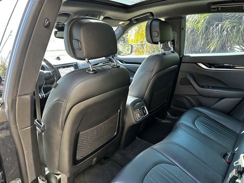 Used 2021 Maserati Levante image 33