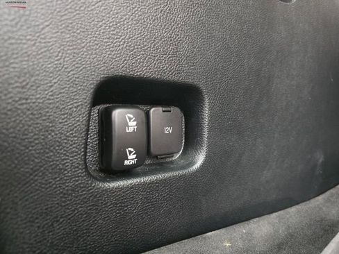 Used 2018 Ford Edge Titanium w/ Technology Package image 45