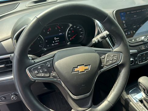 Used 2024 Chevrolet Equinox LT FWD image 11