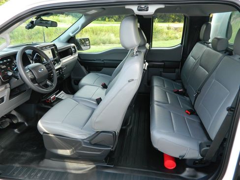 Used 2022 Ford F150 XL RWD image 12
