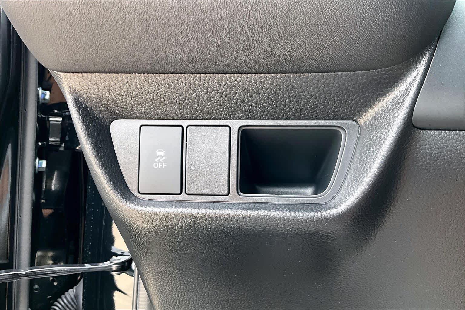 Certified 2027 Honda HR-V LX image 32