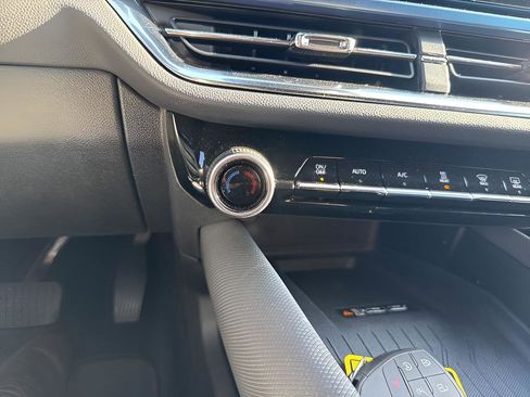 Used 2025 Chevrolet Equinox EV LT w/ Convenience Package image 19