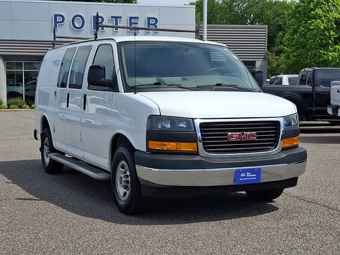 Used 2022 GMC Savana 2500 w/ Driver Convenience Package RWD image 2