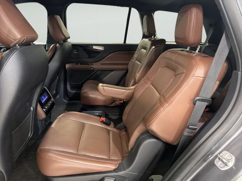 Used 2025 Lincoln Aviator Reserve w/ Jet Appearance Package RWD image 9