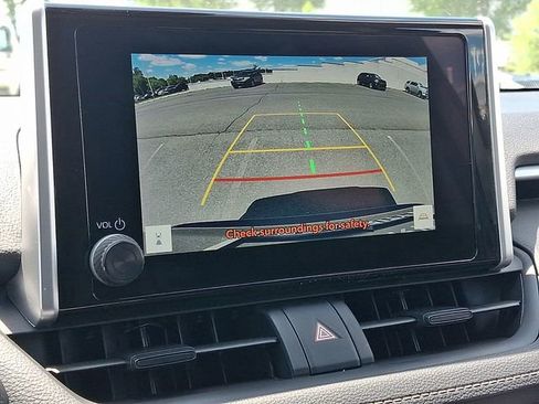 Used 2025 Toyota RAV4 XLE AWD/4WD image 17