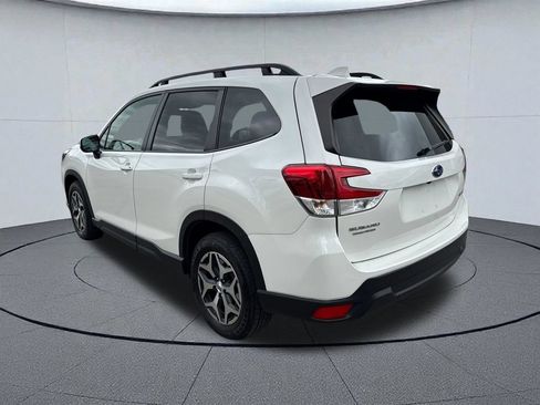 Used 2023 Subaru Forester Premium AWD/4WD image 7