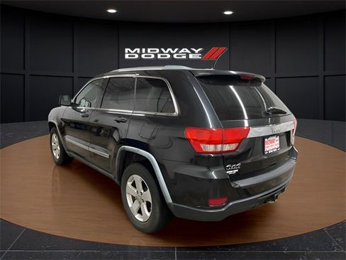 Used 2011 Jeep Grand Cherokee Laredo image 2