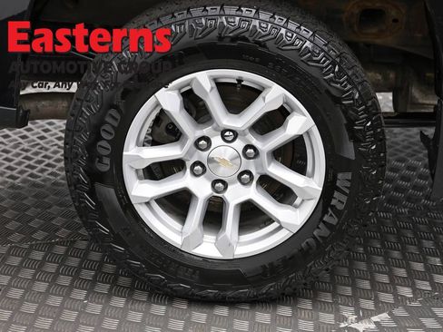 Used 2023 Chevrolet Silverado 1500 LT AWD/4WD image 32