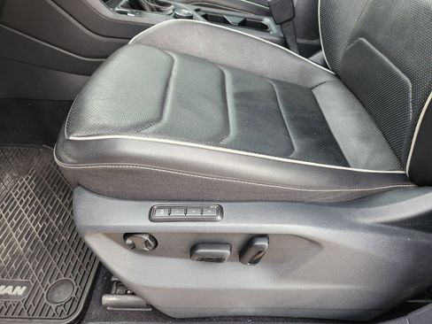 Used 2022 Volkswagen Tiguan SEL R-Line image 29