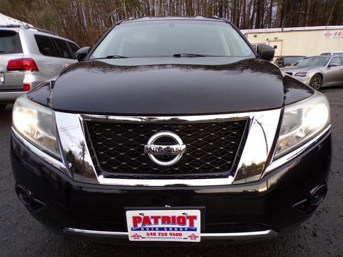 Used 2014 Nissan Pathfinder SV w/ Trailer Tow Package image 2